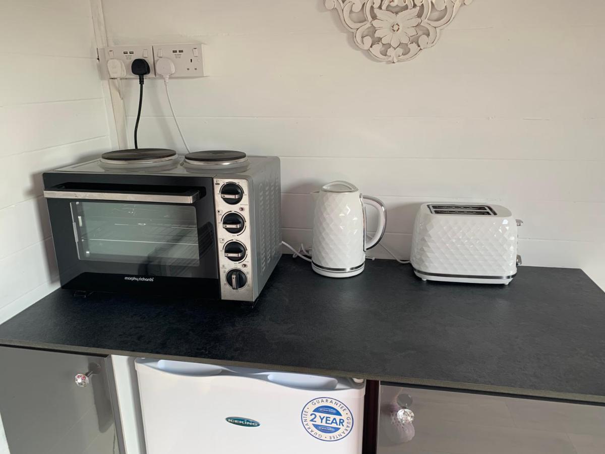 Dolafon Farm Luxury Glamping Cabin With Hot Tub St Asaph Extérieur photo