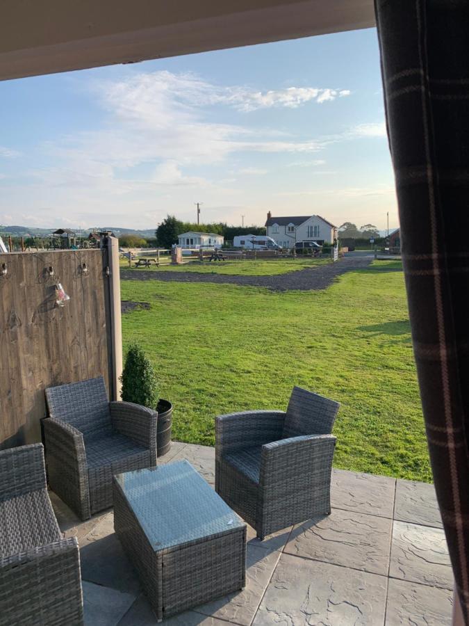 Dolafon Farm Luxury Glamping Cabin With Hot Tub St Asaph Extérieur photo